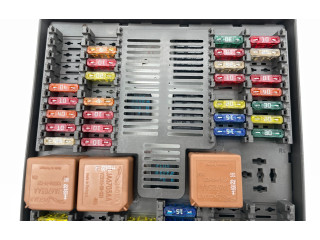 Блок предохранителей 2W9314A073BE, 2W9314A073BE Jaguar XJ X350