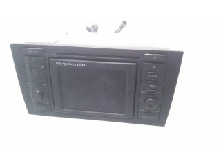 Радио/ проигрыватель CD/DVD / навигация