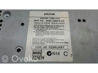 Радио/ проигрыватель CD/DVD / навигация