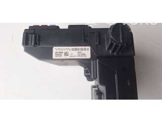 Блок предохранителей    30728356, 12216069   Volvo V70