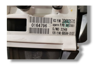 Přístrojová deska Volvo S40 2005 30682570, 8602881