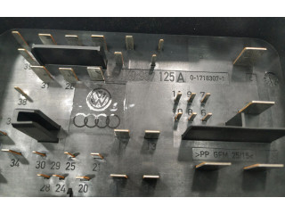 Блок предохранителей 1K0937125A   Volkswagen Jetta V    