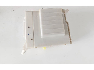 Pojistková skříňka 8273030B64, 0J250232 Lexus GS 300 350 430 450H 2010