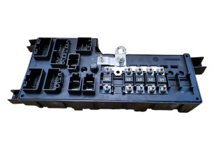 Блок предохранителей 8637841, 518717004 Volvo S60