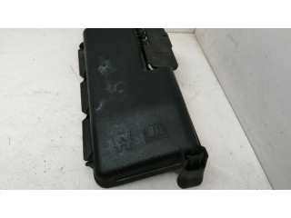 Крышка блока предохранителей 30728133 Volvo XC70