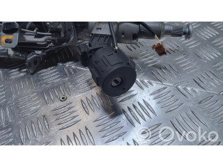 Крестовидная связь оси рулевого колеса