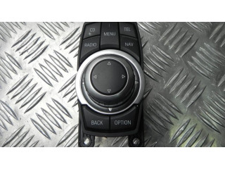 Радио/ проигрыватель CD/DVD / навигация