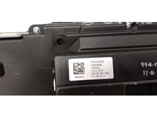 Панель приборов 32254105 Volvo XC40