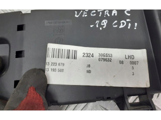 Pojistková skříňka 13223679 Opel Vectra C