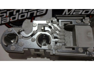 Держатель крышки лампы заднего фонаря