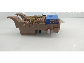 Pojistková skříňka 8264102040 Toyota Corolla E120 E130