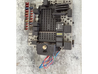 Блок предохранителей 8676286 Volvo V70