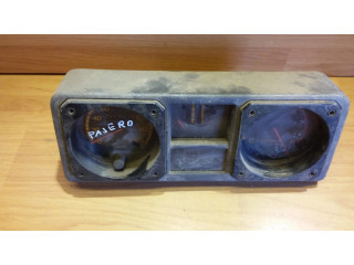 Přístrojová deska Mitsubishi Pajero 1988 MB716922, 69326370