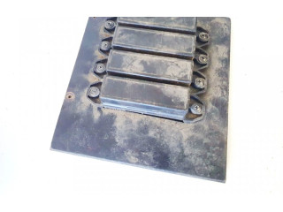 Pojistková skříňka Volkswagen Transporter - Caravelle T5 2012