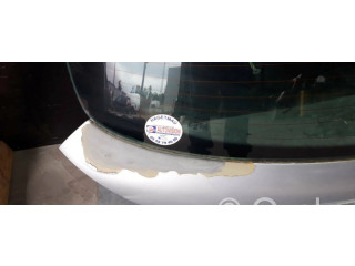 Задняя крышка (багажника)