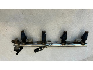 Vstřikovací lišta 06B133681 Audi A6 S6 C5 4B pro benzínový motor 1.8 AWT