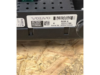 Блок предохранителей 8676391, 04W342   Volvo S60    