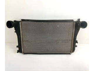 Интеркулер  8ML376746, 8ML376746121   Volkswagen Caddy 