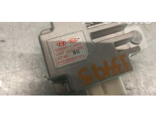 Ось рулевого колеса 958001J900 Hyundai i20 (PB PBT) 2008 - 2014 года