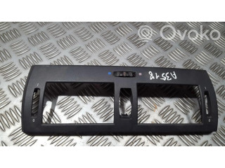 Другая деталь салона