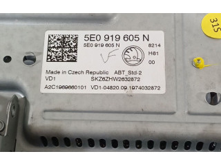 Дисплей 5E0919605N Skoda Octavia Mk4