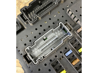 Блок предохранителей 28017881, 30728512 Volvo V70