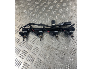 Топливная рампа 06K133681C Audi A5 8T 8F