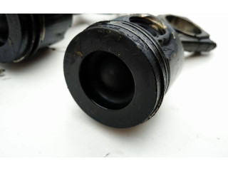  Поршень с шатуном 204DTD   Jaguar XE  