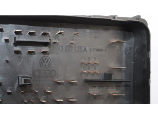 Блок предохранителей 1K0937125A Volkswagen Jetta V