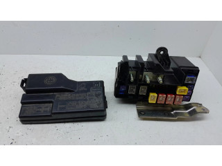 Pojistková skříňka Infiniti QX70 S51 2015