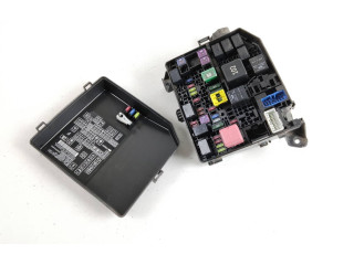 Pojistková skříňka Mitsubishi Outlander 2018