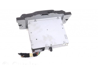 Радио/ проигрыватель CD/DVD / навигация