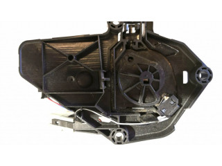 Притягиватель задней крышки