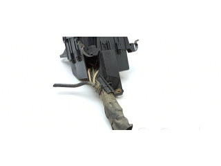 Блок предохранителей  3284, 3933   Lexus LS 430    