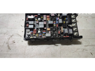 Блок предохранителей Jeep Cherokee