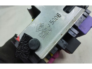 Блок предохранителей  8200003634, 8200003634   Renault Clio III    