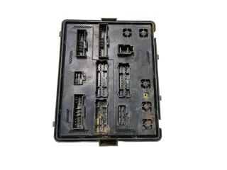 Блок предохранителей Y220edp04h16d SsangYong Rexton