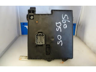 Блок предохранителей 8676391, 8676391 Volvo S60