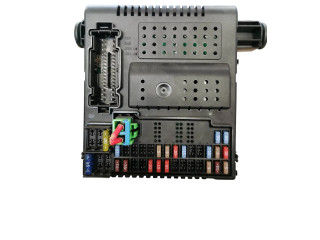 Блок предохранителей 30786889, 28087583 Volvo S60