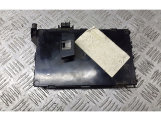 Блок предохранителей 8200311988 Renault Clio II