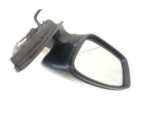 Зеркало электрическое Skoda Fabia Mk3 (NJ) 2015 - 2021 года
