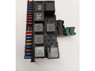 Блок предохранителей  357937039   Volkswagen Transporter - Caravelle T4    