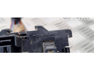 Pojistková skříňka 72404134 Nissan King Cab, Navara 2001