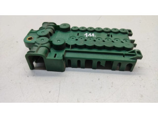 Pojistková skříňka 8387541, 18483 BMW 5 E39 2001