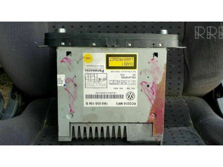 Радио/ проигрыватель CD/DVD / навигация