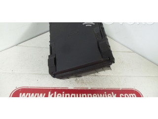 Pojistková skříňka 1K0937132F Volkswagen Caddy 2009