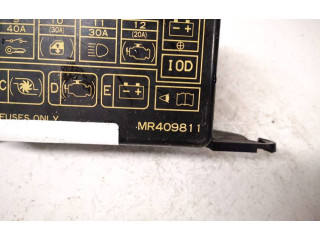Блок предохранителей mr409811 Mitsubishi Pajero Sport I