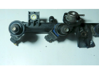 Топливная рампа 7700868573D   Renault Clio II  