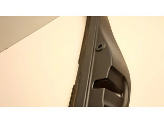 Другая деталь салона