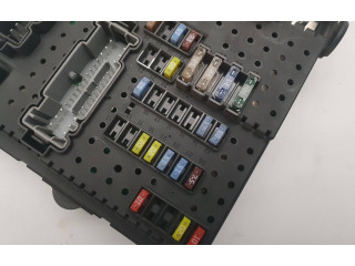 Блок предохранителей 8676391, 12217799   Volvo XC90    